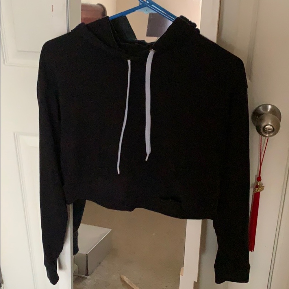 Black Long Sleeve Crop Top